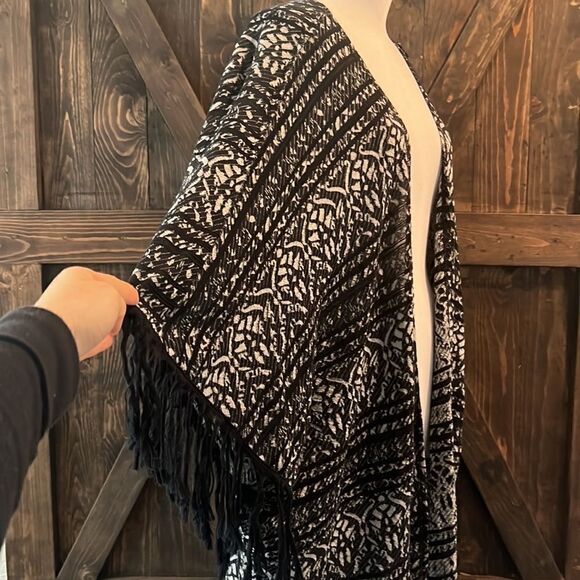 Free People Kimono Patterned Poncho Black White Tassle Boho Open Cardigan M/L - Picture 6 of 12